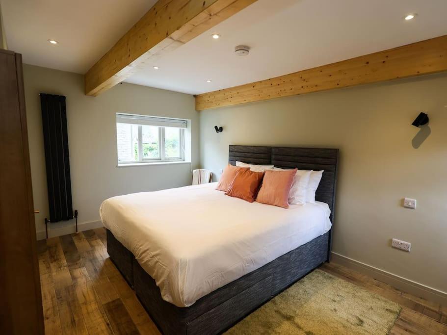 Apartment Spacious 1-bed With Super King Or Twin In Charlbury, Cotswolds *