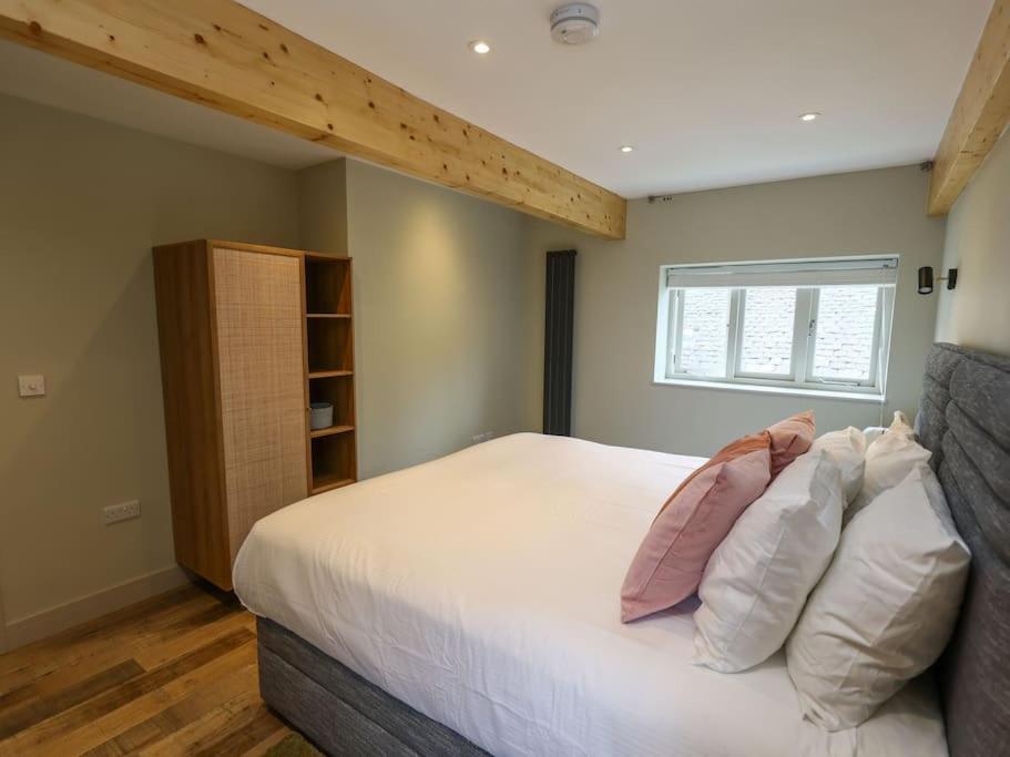 Spacious 1-bed With Super King Or Twin In Charlbury, Cotswolds * Charlbury