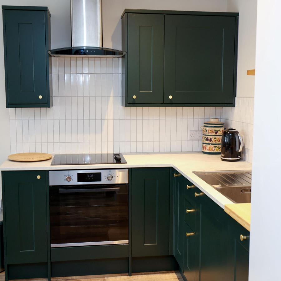 Spacious 1-bed With Super King Or Twin In Charlbury, Cotswolds Apartment *